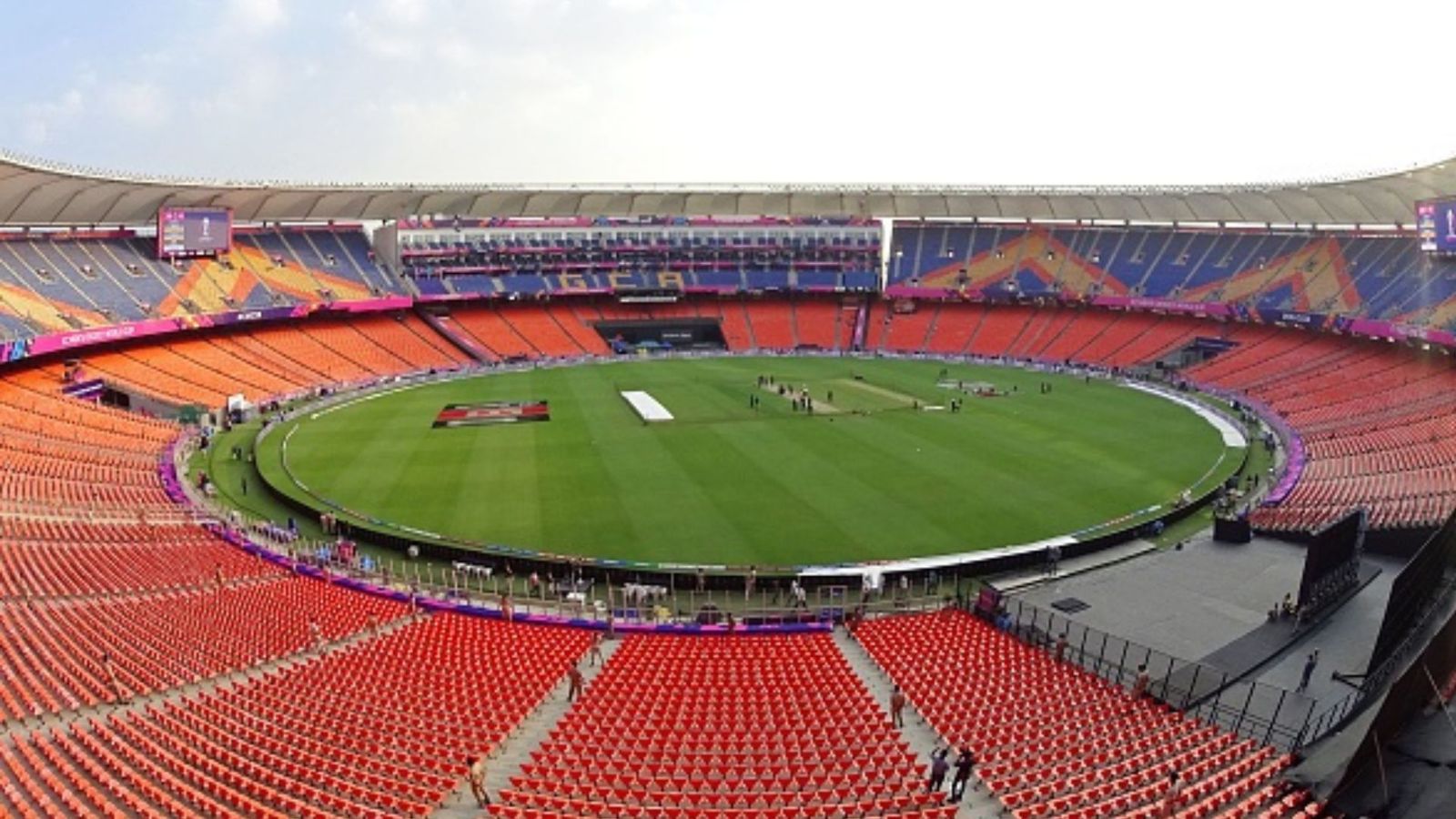 नरेंद्र मोदी स्टेडियम में फैंस के पास मिली अगर ये चीज तो होगी दिक्कत, पुलिस ने चेताया,' पैसे- मेहनत की बर्बादी होती है' नरेंद्र मोदी स्टेडियम में फैंस के पास मिली अगर ये चीज तो होगी दिक्कत, पुलिस ने चेताया,' पैसे- मेहनत की बर्बादी होती है'