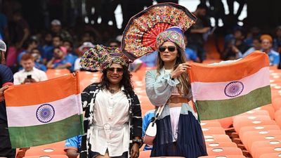 IND vs PAK मैच से ठीक पहले करोड़ो भारतीय फैंस को झटका, टूटा लोगों का दिल, जानिए पूरा मामला फैंस को झटका