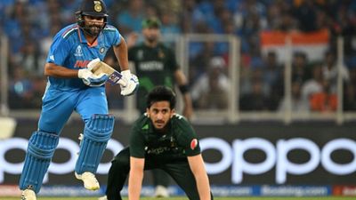 IND vs PAK : '36 रन के कहर' और रोहित के तूफानी तेवर से 31 साल बाद भी पाकिस्तान की फूटी किस्मत, 7 विकेट से मैच जीत भारत ने लगाई हैट्रिक रोहित शर्मा और हसन अली