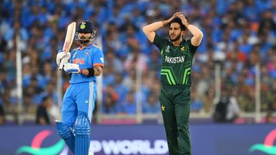 IND vs PAK : पाकिस्तान के खिलाफ टीम इंडिया का स्कोर 8/8, वर्ल्ड कप में भारत की बादशाहत 8 लाइनों में देखिए हसन अली.