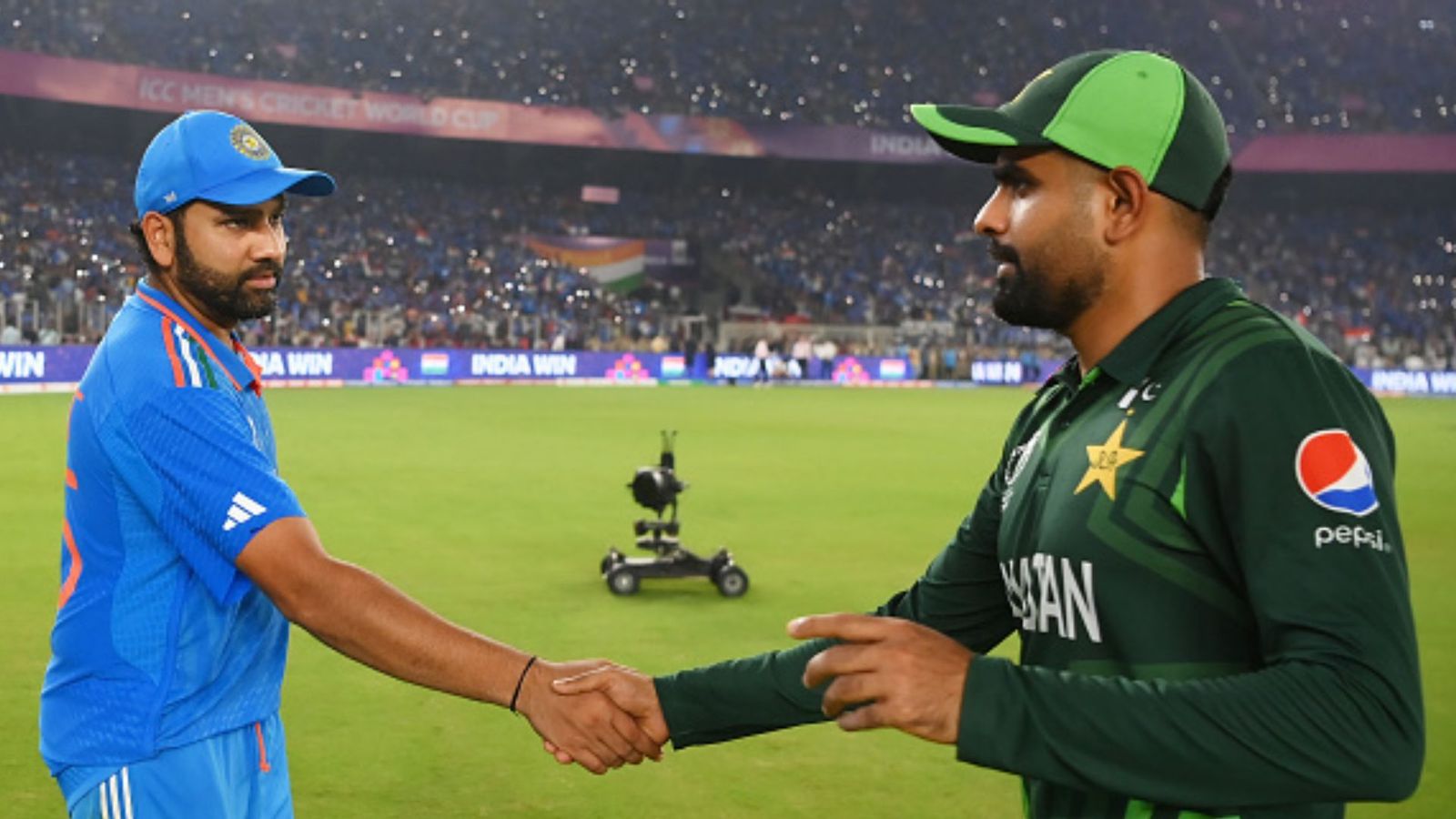 IND vs PAK: बाबर आजम को जन्मदिन से 4 घंटे पहले मिला बड़ा गम, रोहित शर्मा ने ये बात कहकर पाकिस्तानी कप्तान के उड़ाए होश IND vs PAK: बाबर आजम को जन्मदिन से 4 घंटे पहले मिला बड़ा गम, रोहित शर्मा ने ये बात कहकर पाकिस्तानी कप्तान के उड़ाए होश