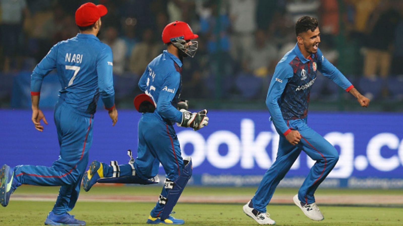 ENG vs AFG : अफगान स्पिनरों के आगे अंग्रेजों ने दिल्ली में टेके घुटने, अफगानिस्तान ने वर्ल्ड चैंपियन इंग्लैंड को 69 रनों से हराकर किया बड़ा उलटफेर ENG vs AFG : अफगान स्पिनरों के आगे अंग्रेजों ने दिल्ली में टेके घुटने, अफगानिस्तान ने वर्ल्ड चैंपियन इंग्लैंड को 69 रनों से हराकर किया बड़ा उलटफेर