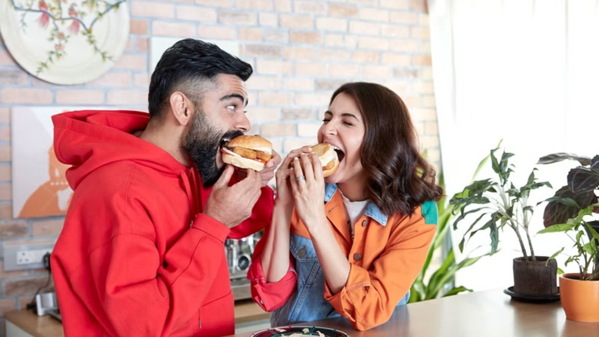 विराट कोहली अपनी डाइट को लेकर सख्ती बरतते हैं.