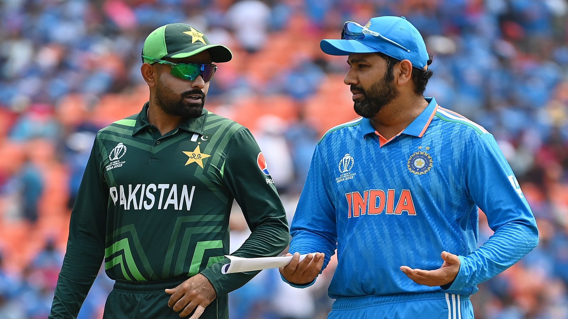 IND vs PAK: भारत से हार के बाद पाकिस्‍तानी प्‍लेयर्स में रार, बाबर आजम की कप्‍तानी पर 'झगड़ा'