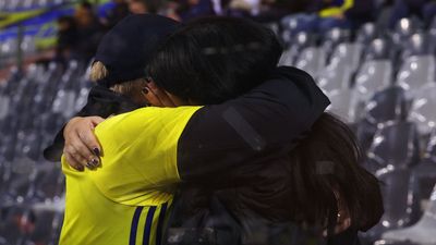 बड़ी खबर: 'आतंकवादी घटना' में गोली लगने से 2 लोगों की मौत, हाईवोल्टेज मैच रद्द फैंस को स्टेडियम में ही रहने के लिए कहा गया