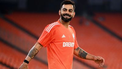 SA vs NED: 15 साल पहले विराट कोहली और रवींद्र जडेजा के खिलाफ खोला मोर्चा, 8 दिन पहले वनडे डेब्यू, अब अपने ही देश के खिलाफ खेलेगा MBA डिग्री वाला गेंदबाज साइब्रांड एंगेलब्रेक्ट विराट कोहली के खिलाफ अंडर 19 वर्ल्ड कप के फाइनल में खेले थे