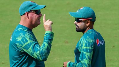 World Cup 2023 : 'भारत की 'C' या IPL टीम को भी नहीं हरा पाएगा पाकिस्तान', पूर्व वर्ल्ड चैंपियन ने पाकिस्तानी टीम के डायरेक्टर को क्यों सुनाया? मिकी ऑर्थर और बाबर आजम