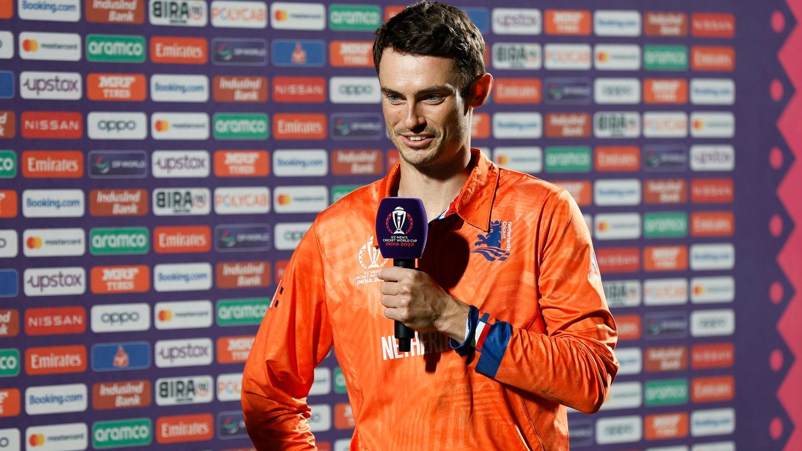 World Cup 2023: 171 द्वीप और एक लाख की आबादी वाले देश में जन्म, इलेक्ट्रिशियन का काम सीखा, अब जीता सबसे बड़ा मैच World Cup 2023: 171 द्वीप और एक लाख की आबादी वाले देश में जन्म, इलेक्ट्रिशियन का काम सीखा, अब जीता सबसे बड़ा मैच