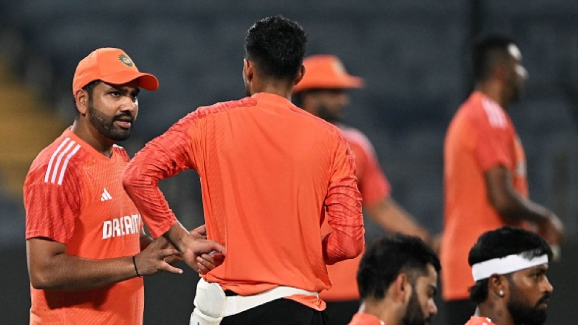 IND vs BAN: प्लेइंग 11 उड़ा रहा है रोहित शर्मा की नींद, अश्विन- शार्दुल ने दिया टेंशन, जानें मैच में किसे मिलेगा मौका