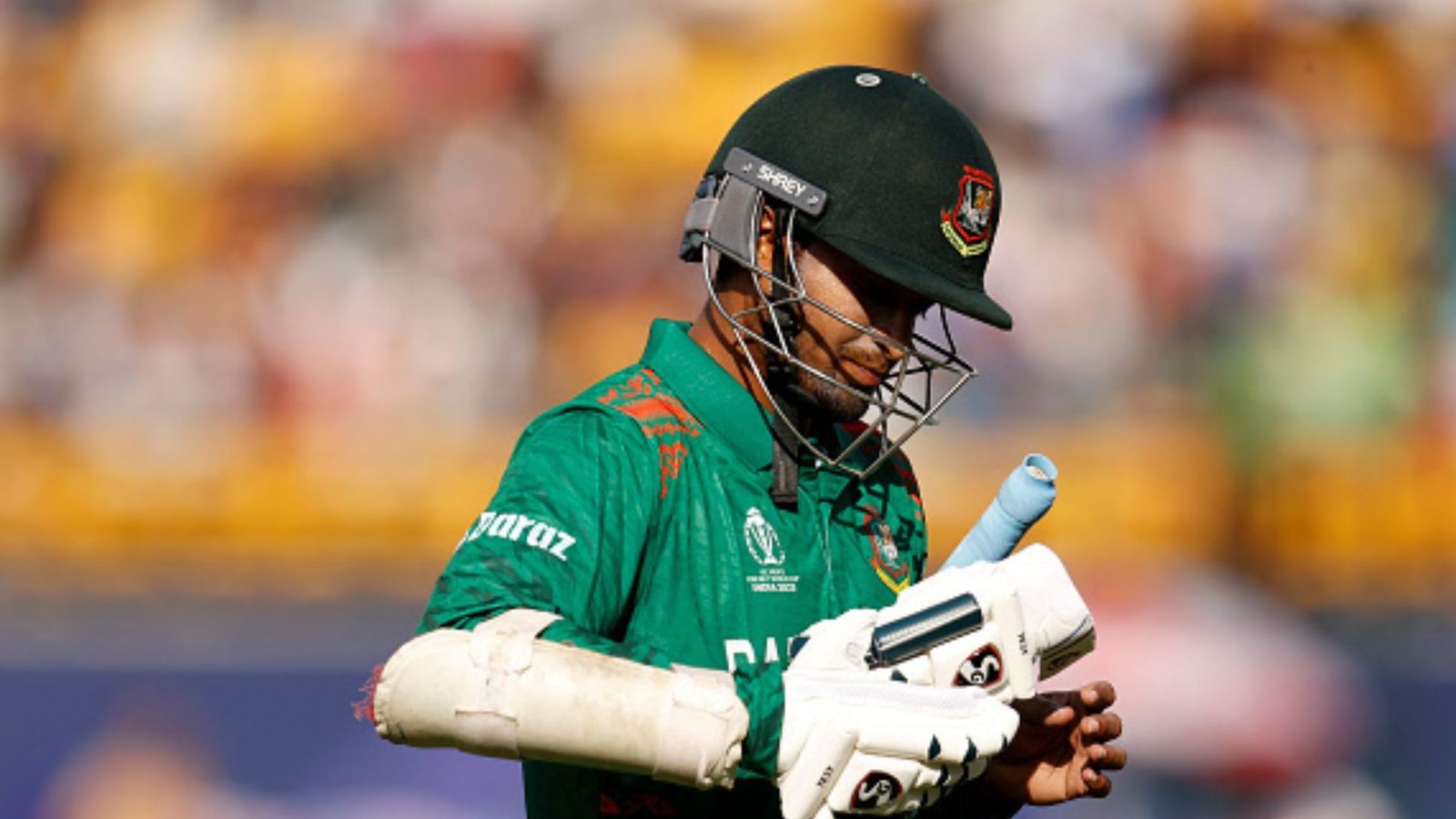 IND vs BAN: बांग्लादेश को बड़ा झटका, शाकिब अल हसन हो सकते हैं मैच से बाहर, हेड कोच का बड़ा बयान IND vs BAN: बांग्लादेश को बड़ा झटका, शाकिब अल हसन हो सकते हैं मैच से बाहर, हेड कोच का बड़ा बयान