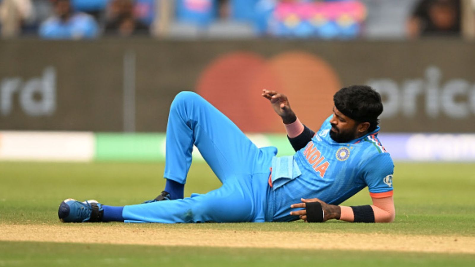 बड़ी खबर : हार्दिक पंड्या क्या अब बांग्लादेश के खिलाफ कर सकेंगे बैटिंग? इन दो शर्तों के साथ आई अपडेट बड़ी खबर : हार्दिक पंड्या क्या अब बांग्लादेश के खिलाफ कर सकेंगे बैटिंग? इन दो शर्तों के साथ आई अपडेट