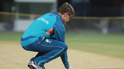 बुखार से तपता बदन, पीठ, गर्दन, कंधे और पैर में दर्द फिर भी वर्ल्ड कप में बवाल काटा, 9 शिकार कर बना टीम का संकटमोचक एडम जैंपा ऑस्ट्रेलिया के लेग स्पिनर हैं. (Getty Images)