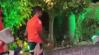 बड़ी खबर : न्यूजीलैंड के खिलाफ मैच से 24 घंटे पहले टीम इंडिया को दोहरा झटका, इशान किशन और सूर्यकुमार को क्या हो गया? जानें मामला सूर्यकुमार यादव