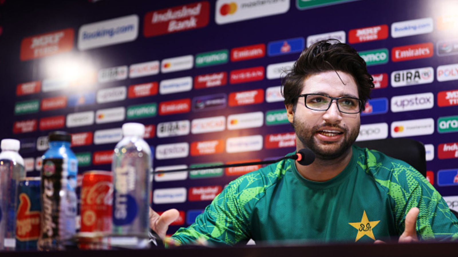 पत्रकार ने पूछा पाकिस्तानी बल्लेबाजों से क्यों नहीं लग रहे सिक्सेज? इमाम बोले- शायद हमें प्रोटीन नहीं मिल रहा पत्रकार ने पूछा पाकिस्तानी बल्लेबाजों से क्यों नहीं लग रहे सिक्सेज? इमाम बोले- शायद हमें प्रोटीन नहीं मिल रहा