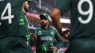 वर्ल्ड कप के बाद बाबर आजम का होगा पत्ता साफ, इन 4 में से चुना जाएगा पाकिस्तान का अगला कप्तान! बाबर आजम सबसे पहले 2019 में टी20 के कप्तान बने थे.