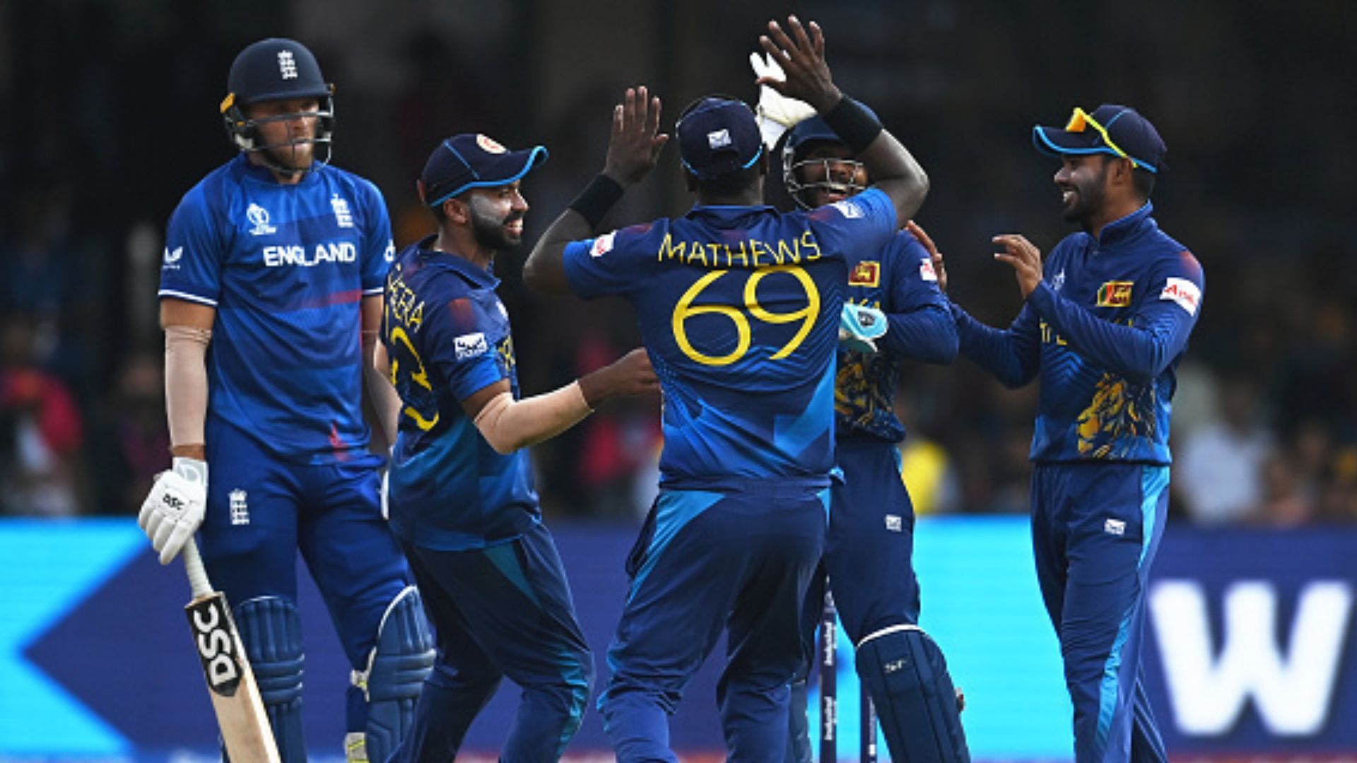 ENG vs SL : 157 रन के चेज में श्रीलंका ने वर्ल्ड चैंपियन इंग्लैंड को आठ विकेट से धोया, वर्ल्ड कप सेमीफाइनल की दौड़ से बाहर होने की कगार पर अंग्रेज