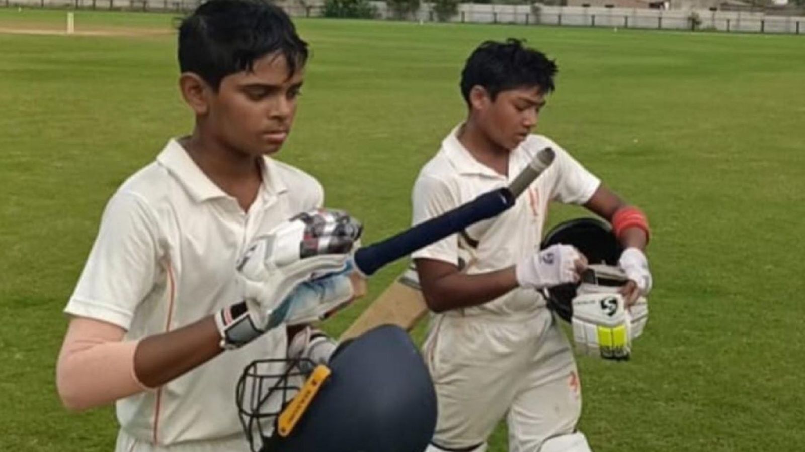 World Cup 2023 के बीच दो भारतीय बल्लेबाजों का धूम-धड़ाका, 641 रन की पार्टनरशिप करके बनाया रिकॉर्ड World Cup 2023 के बीच दो भारतीय बल्लेबाजों का धूम-धड़ाका, 641 रन की पार्टनरशिप करके बनाया रिकॉर्ड