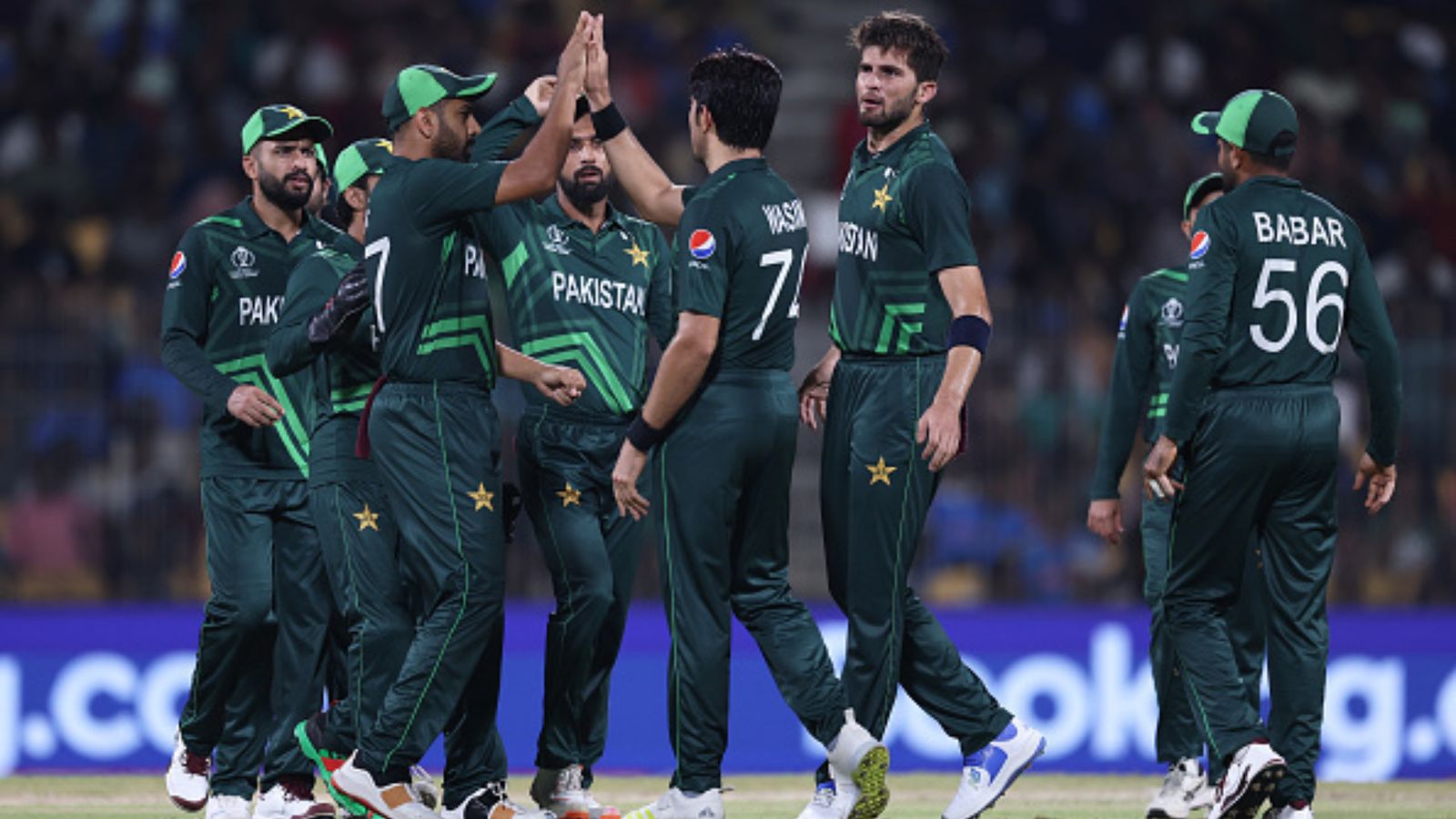 PAK vs SA: पाकिस्तान ने साउथ अफ्रीका से वर्ल्ड कप मैच के बीच बदला खिलाड़ी और उठाया फायदा, जानिए क्यों और कैसे हुआ यह सब PAK vs SA: पाकिस्तान ने साउथ अफ्रीका से वर्ल्ड कप मैच के बीच बदला खिलाड़ी और उठाया फायदा, जानिए क्यों और कैसे हुआ यह सब