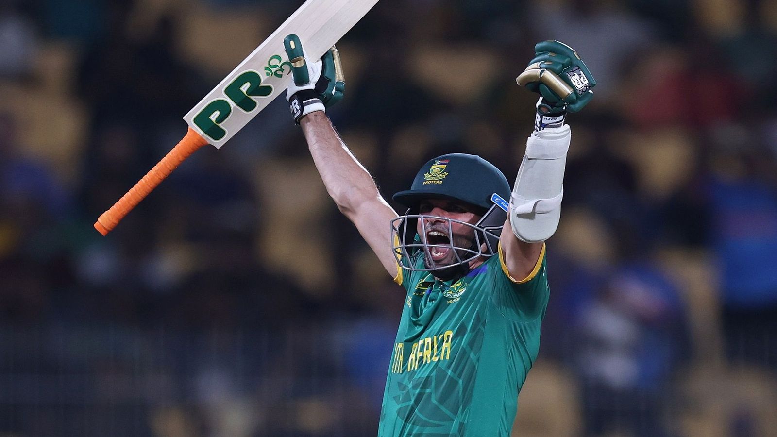 SA vs PAK: बजरंगबली का भक्त और बल्ले पर ॐ का स्टीकर, पाकिस्तान के जबड़े से जीत छीनने वाला कौन है ये महाराज ? SA vs PAK: बजरंगबली का भक्त और बल्ले पर ॐ का स्टीकर, पाकिस्तान के जबड़े से जीत छीनने वाला कौन है ये महाराज ?