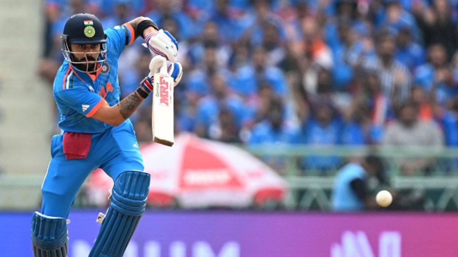 Virat Kohli Duck: विराट कोहली इंग्लैंड की साजिश में फंसे, 9 गेंद में बिना खाता खोले आउट, वर्ल्ड कप इतिहास में पहली बार नाम हुआ जीरो Virat Kohli Duck: विराट कोहली इंग्लैंड की साजिश में फंसे, 9 गेंद में बिना खाता खोले आउट, वर्ल्ड कप इतिहास में पहली बार नाम हुआ जीरो