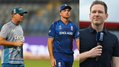 इंग्लैंड के कोच ने ऑयन मॉर्गन की बातों को नकारा, कहा- हमारी टीम में दरार नहीं, पूर्व कप्तान को... मार्गन और कोच के बीच ठनी