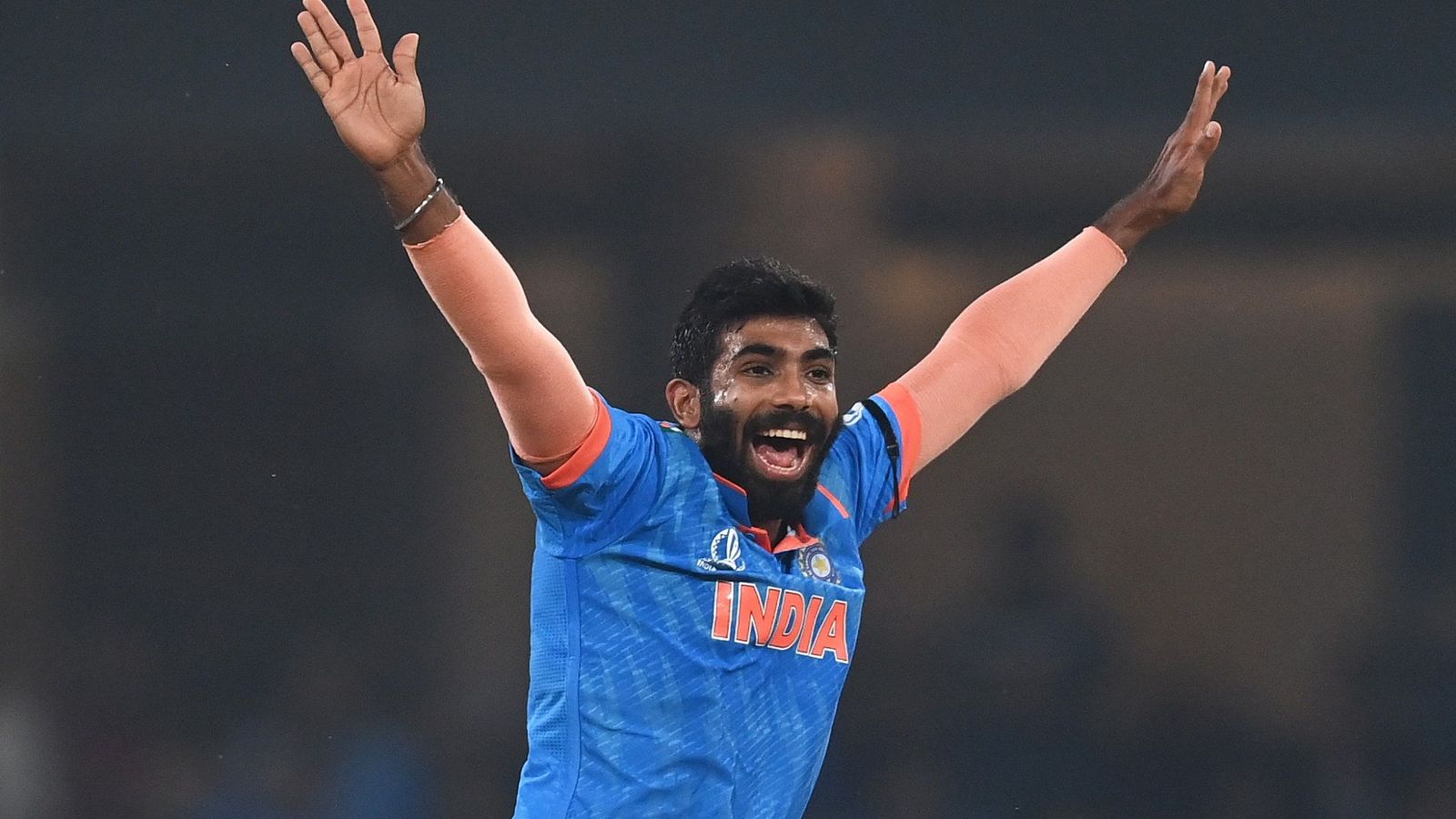 World Cup 2023: बुमराह-शमी के कारण आसान हुई टीम इंडिया के इस शख्स की 'नौकरी' World Cup 2023: बुमराह-शमी के कारण आसान हुई टीम इंडिया के इस शख्स की 'नौकरी'