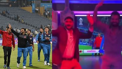 World Cup 2023: अफगानिस्तान की तीसरी जीत पर झूमे इरफान पठान और हरभजन सिंह, Video अफगान की जीत पर झूमे हरभजन और इरफान