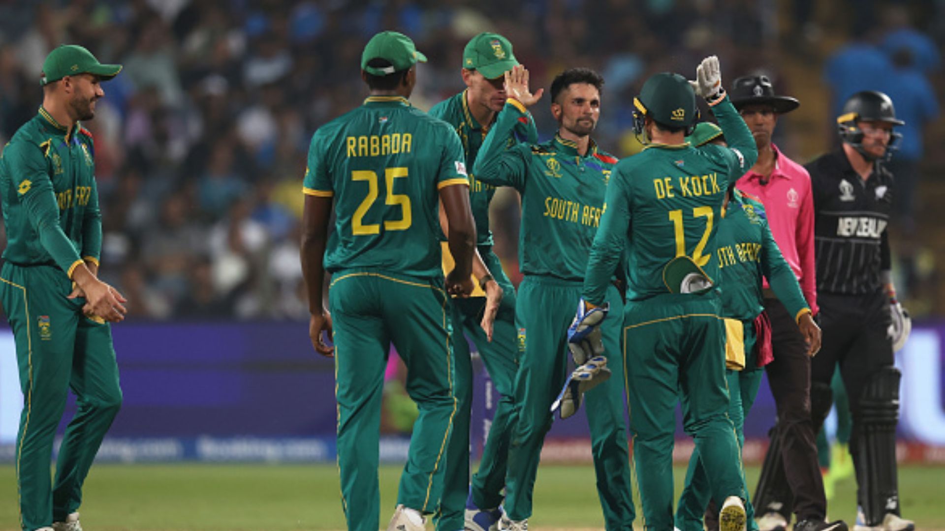 NZ vs SA : 358 रन के विशाल चेज में न्यूजीलैंड ने टेके घुटने, साउथ अफ्रीका ने 190 रनों की जीत से सेमीफाइनल पर ठोका दावा, पाकिस्तान को भी मिली राहत
