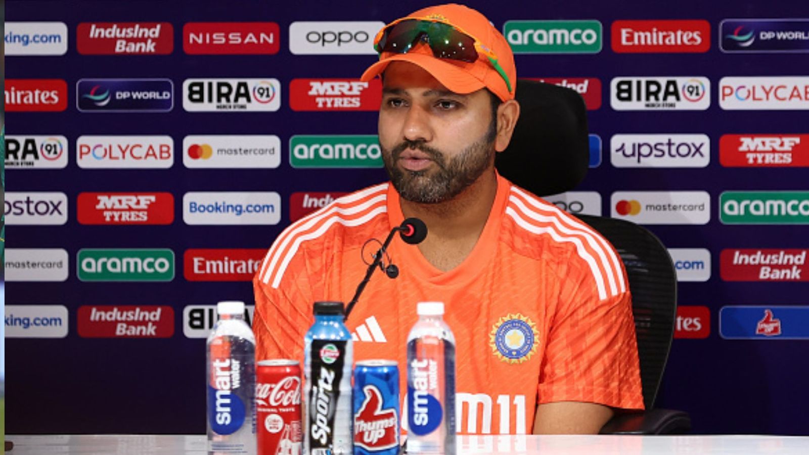 IND vs SL : मुंबई में श्रीलंका के खिलाफ मैच से पहले रोहित शर्मा ने किस बात से उड़ाई सबकी नींद, कहा - मैं अपने बच्चों को बिना डर... IND vs SL : मुंबई में श्रीलंका के खिलाफ मैच से पहले रोहित शर्मा ने किस बात से उड़ाई सबकी नींद, कहा - मैं अपने बच्चों को बिना डर...