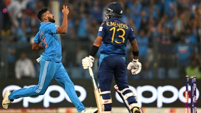 IND vs SL : सिर्फ 2 रन बनाकर आउट हुई आधी टीम, श्रीलंका ने तोड़े घटिया बल्लेबाजी के सारे रिकॉर्ड श्रीलंका की करारी हार