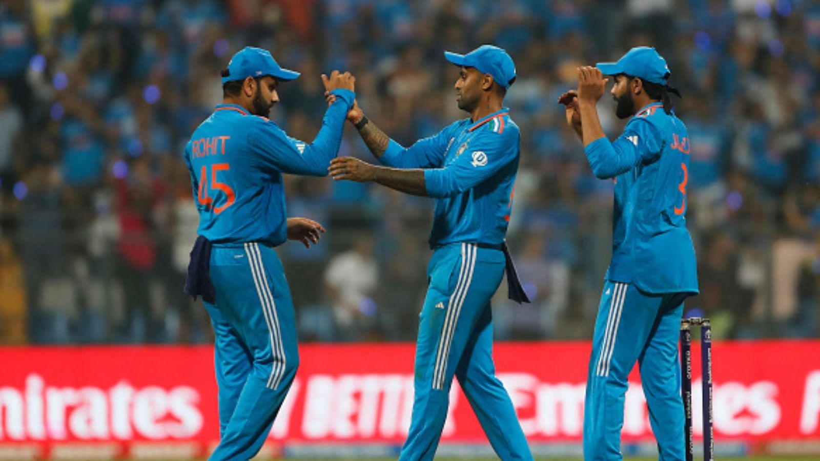 IND vs SL: वर्ल्ड चैंपियन बनने से सिर्फ 2 कदम दूर टीम इंडिया, जानिए कब, कहां और किससे होगा सेमीफाइनल मुकाबला IND vs SL: वर्ल्ड चैंपियन बनने से सिर्फ 2 कदम दूर टीम इंडिया, जानिए कब, कहां और किससे होगा सेमीफाइनल मुकाबला