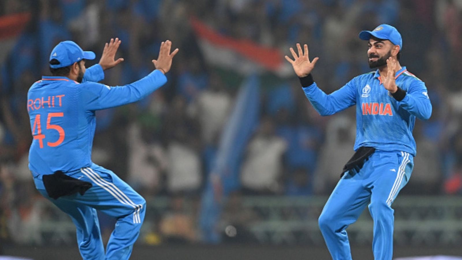 World Cup 2023 : गोल्डन बैट की रेस में विराट और रोहित के बीच गजब की होड़, जानिए टॉप-5 में कौन किस नंबर पर पहुंचा World Cup 2023 : गोल्डन बैट की रेस में विराट और रोहित के बीच गजब की होड़, जानिए टॉप-5 में कौन किस नंबर पर पहुंचा