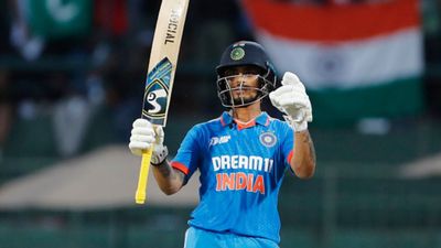 कभी धोए बर्तन तो कभी स्कूल से निकाला गया, मां के खिलाफ जाकर बल्ला उठाने वाले इशान, जानें कैसे बने टीम इंडिया की शान इशान किशन