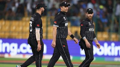 PAK vs NZ : हार के बाद निराश न्यूजीलैंड के कप्तान केन विलियमसन, फखर का नाम लेकर कहा - अगर पूरे 50 ओवर का मैच होता तो... न्यूजीलैंड की टीम