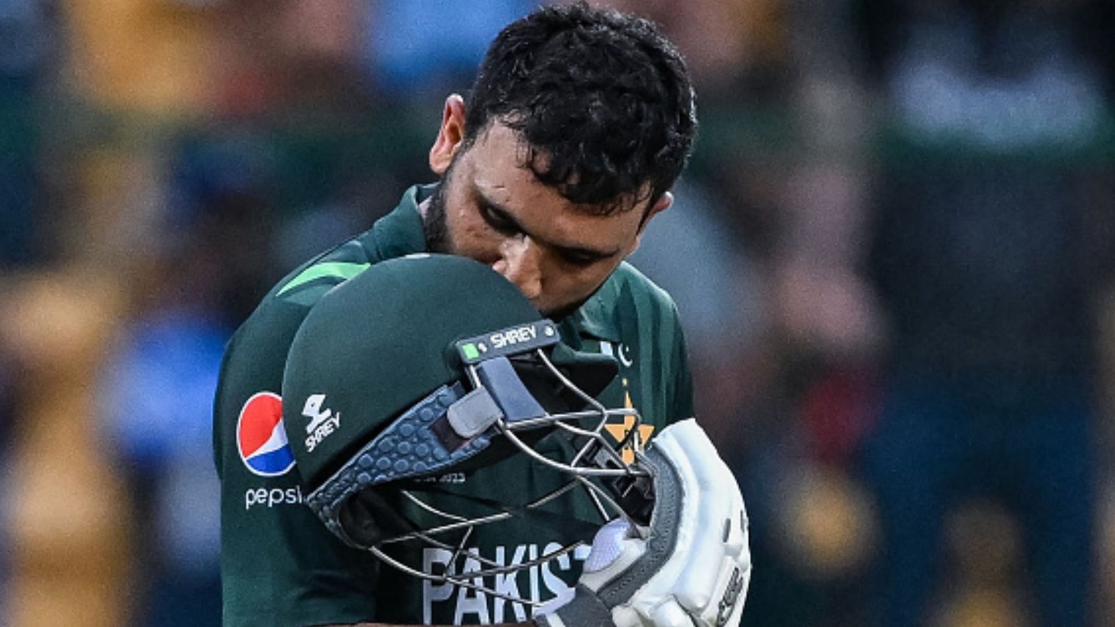 PAK vs NZ : फखर जमां ने 126 रनों की पारी को पाकिस्तान की जीत के बाद किसे किया समर्पित ? पेशावर में बुरे दौर को याद करके खोला राज PAK vs NZ : फखर जमां ने 126 रनों की पारी को पाकिस्तान की जीत के बाद किसे किया समर्पित ? पेशावर में बुरे दौर को याद करके खोला राज