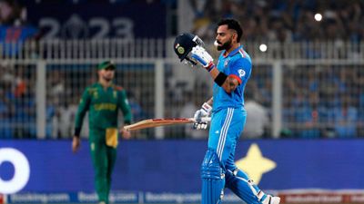 IND vs SA : विराट कोहली ने जन्मदिन पर 49वां शतक ठोकते ही खोला बड़ा राज, 205 मिनट बैटिंग करने के बाद बोले- मुझे मैसेज मिला था कि... विराट कोहली