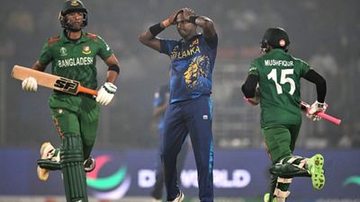 SL vs BAN: ड्रामे से भरपूर मैच में बांग्लादेश ने पहली बार श्रीलंका को हराया, टाइम्ड आउट, स्लेजिंग और टकराव के बीच नए विवाद पर खत्म हुआ मुकाबला बांग्लादेश ने तनातनी भरे मैच में श्रीलंका को हराया.