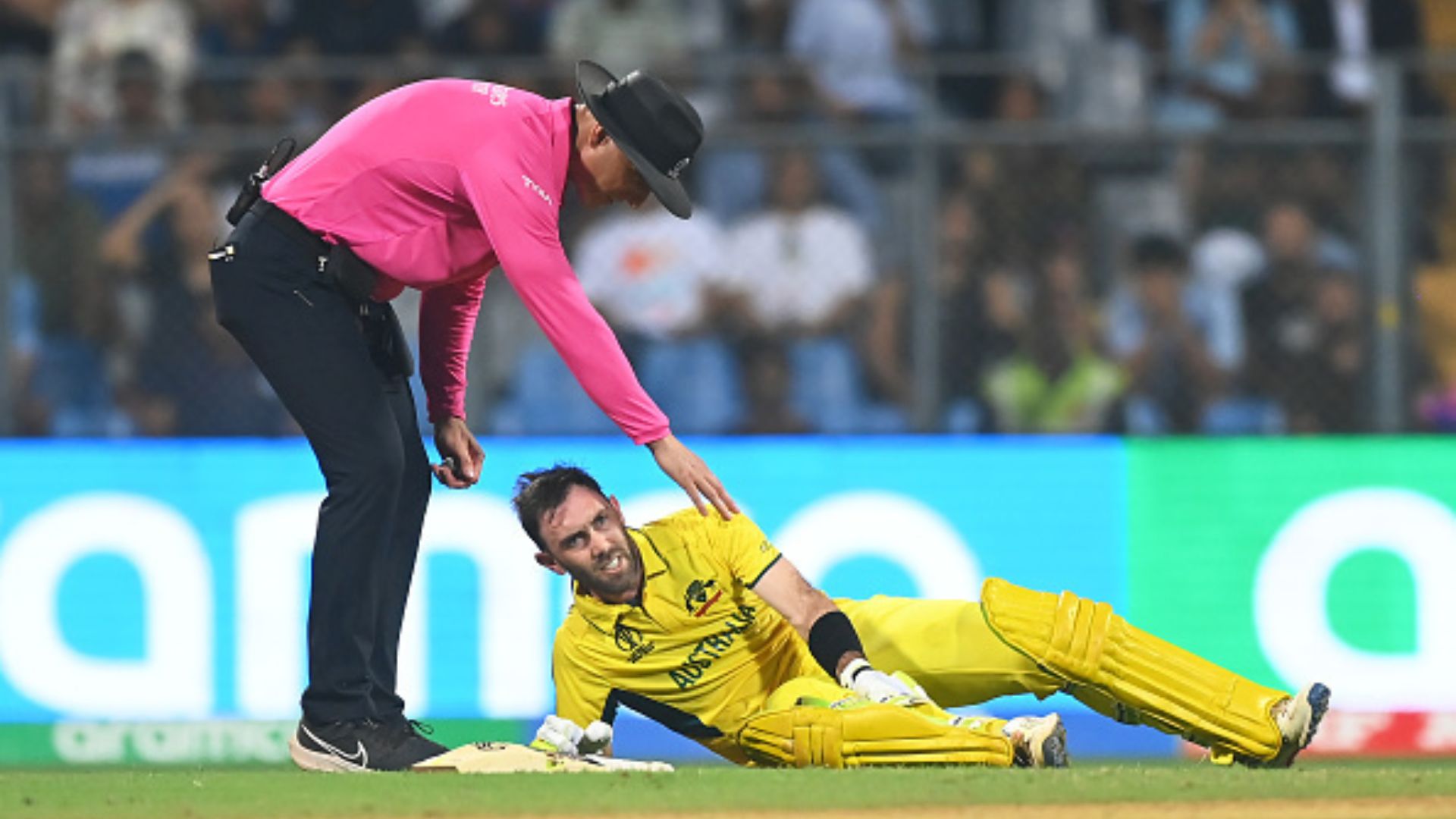 ग्लेन मैक्सवेल ने तीन चोटों और अंपायर की वॉर्निंग से जूझते हुए उड़ाया दोहरा शतक, तोड़ डाले छह बड़े रिकॉर्ड