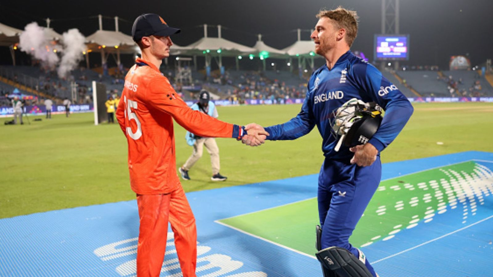 ENG vs NED : लगातार 5 हार के बाद नीदरलैंड्स को 160 रनों से रौंदकर इंग्लैंड ने चखा जीत का स्वाद, 2025 चैंपियंस ट्रॉफी की उम्मीदें जिंदा ENG vs NED : लगातार 5 हार के बाद नीदरलैंड्स को 160 रनों से रौंदकर इंग्लैंड ने चखा जीत का स्वाद, 2025 चैंपियंस ट्रॉफी की उम्मीदें जिंदा