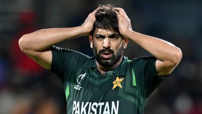 PAK vs ENG: हारिस रऊफ के नाम हुआ वर्ल्ड कप में बॉलिंग का सबसे घटिया रिकॉर्ड, 150 की रफ्तार भी नहीं बचा पाई हारिस रऊफ की वर्ल्ड कप 2023 में काफी पिटाई हुई.