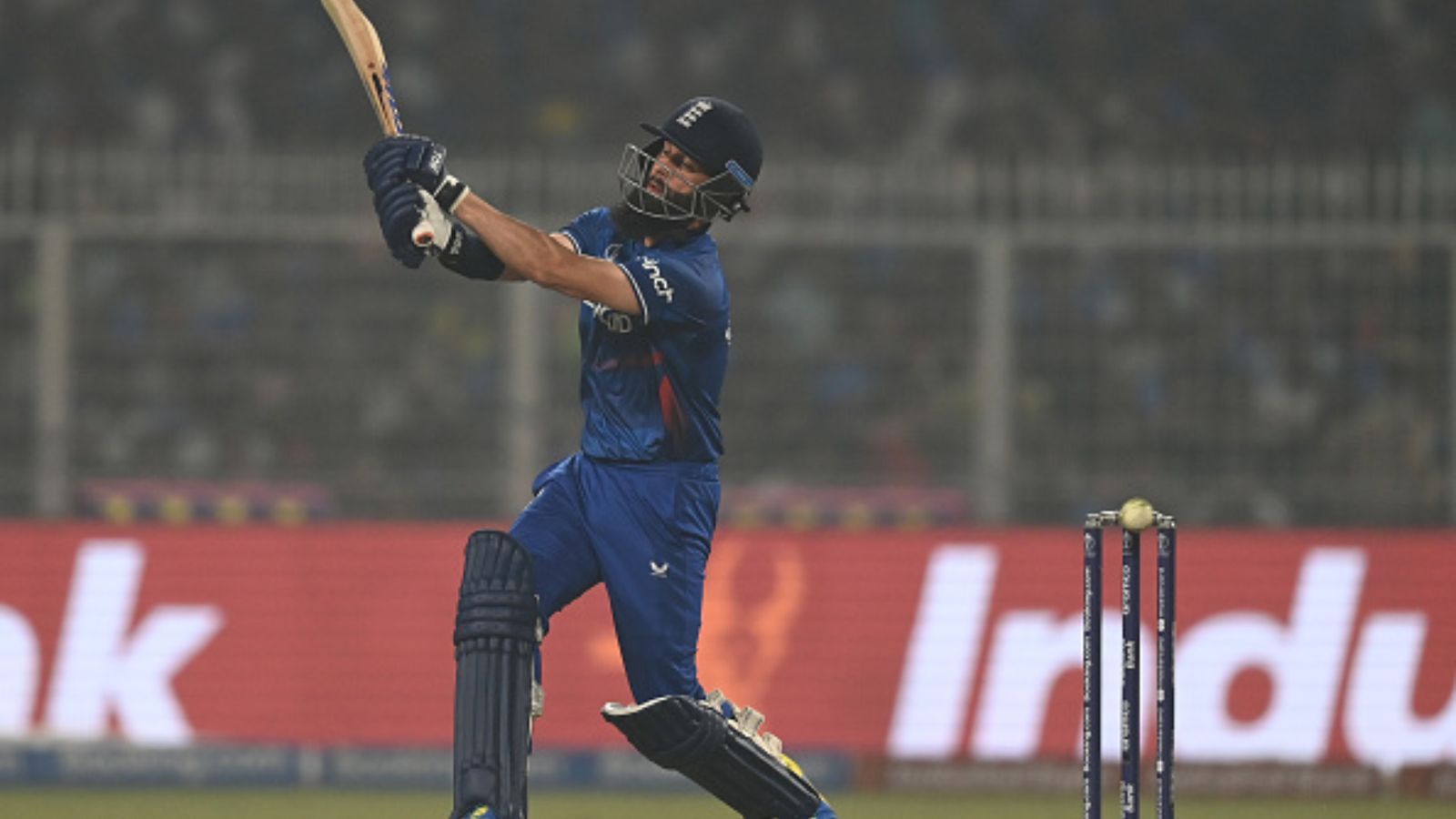 PAK vs ENG: हारिस रऊफ ने फेंकी ऐसी गेंद जिससे टूट गई गिल्ली, रोकना पड़ा मैच, देखिए Video PAK vs ENG: हारिस रऊफ ने फेंकी ऐसी गेंद जिससे टूट गई गिल्ली, रोकना पड़ा मैच, देखिए Video