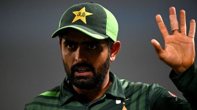 PAK vs ENG : पाकिस्तान की हार और वर्ल्ड कप से बाहर होने के बाद क्या बाबर आजम छोड़ देंगे कप्तानी? दिया ये बड़ा संकेत बाबर आजम