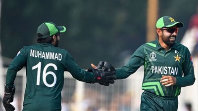 ICC से पाकिस्तान क्रिकेट टीम को मिलेंगे 7,33,41,580 रुपए, हार के बावजूद बाबर की टीम होगी मालामाल, जानें क्या है माजरा पाकिस्तान टीम पर पैसों की बरसात