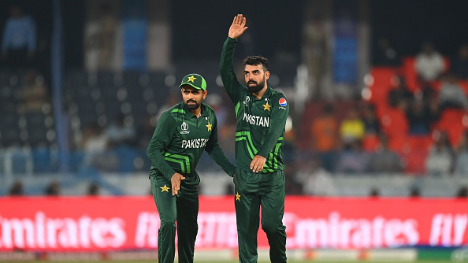 बाबर आजम की कप्तानी पर लटकी तलवार तो साथी ने किया बचाव, पाकिस्तान की मानसिकता पर कह दी बड़ी बात