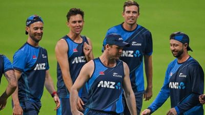 IND vs NZ: 'टीम इंडिया घबराएगी', भारत को घेरने को न्यूजीलैंड से दोहरा हमला, धाकड़ ओपनर बोला- हम अनुभव से हराएंगे  न्यूजीलैंड 9 में से 5 मैच जीतकर वर्ल्ड कप 2023 सेमीफाइनल में पहुंची है.