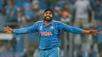 World Cup 2023: भारतीय क्रिकेट के 4 सूरमाओं में शामिल हुए रोहित शर्मा, जानिए दुनिया की क्रिकेट में ऐसा क्या करिश्मा किया रोहित शर्मा ने अपनी कप्तानी में भारत को वर्ल्ड कप फाइनल में पहुंचाया.