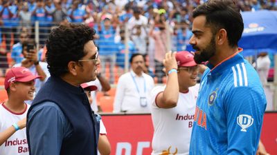 World Cup 2023 : 50वां वनडे शतक ठोक इतिहास रचने वाले विराट कोहली वर्ल्ड कप में सचिन तेंदुलकर का ये रिकॉर्ड कभी नहीं तोड़ पाएंगे कोहली के लिए सचिन के कई रिकॉर्ड्स को तोड़ना नामुमकिन है