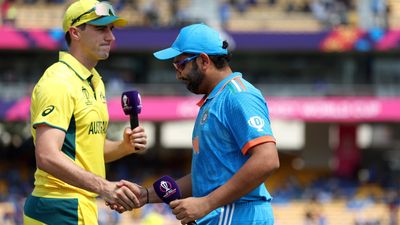 IND vs AUS: अहमदाबाद के स्टेडियम में 3 बार हुई है भारत-ऑस्ट्रेलिया की टक्कर, आंकड़े देखें तो आर-पार की होगी ये लड़ाई अहमदाबाद में ऑस्ट्रेलिया के खिलाफ भारत का पलड़ा भारी है