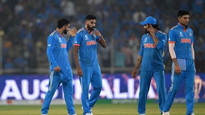 IND vs AUS: 'भारत पर पिच का दांव भारी पड़ गया', रिकी पोंटिंग ने टीम इंडिया की शिकस्त पर की करारी टिप्पणी भारत एक बार फिर से आईसीसी इवेंट के नॉकआउट में हार गया.