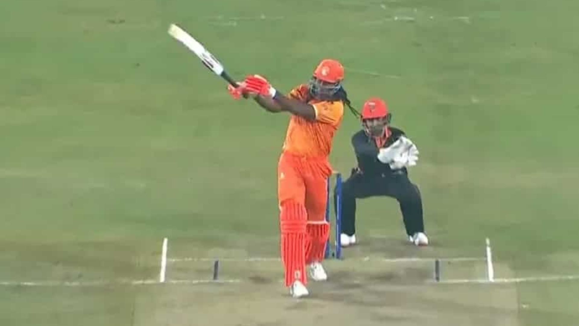 44 साल की उम्र में भी क्रिस गेल की ताकत का जवाब नहीं, एक हाथ से जड़ डाला  दनदनाता SIX, VIDEO वायरल 44 साल की उम्र में भी क्रिस गेल की ताकत का जवाब नहीं, एक हाथ से जड़ डाला  दनदनाता SIX, VIDEO वायरल